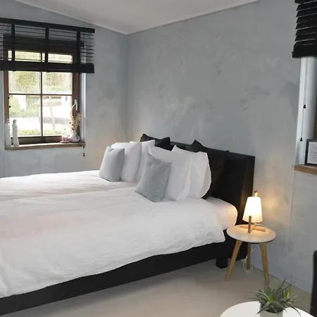Bed and Breakfast Stee 23